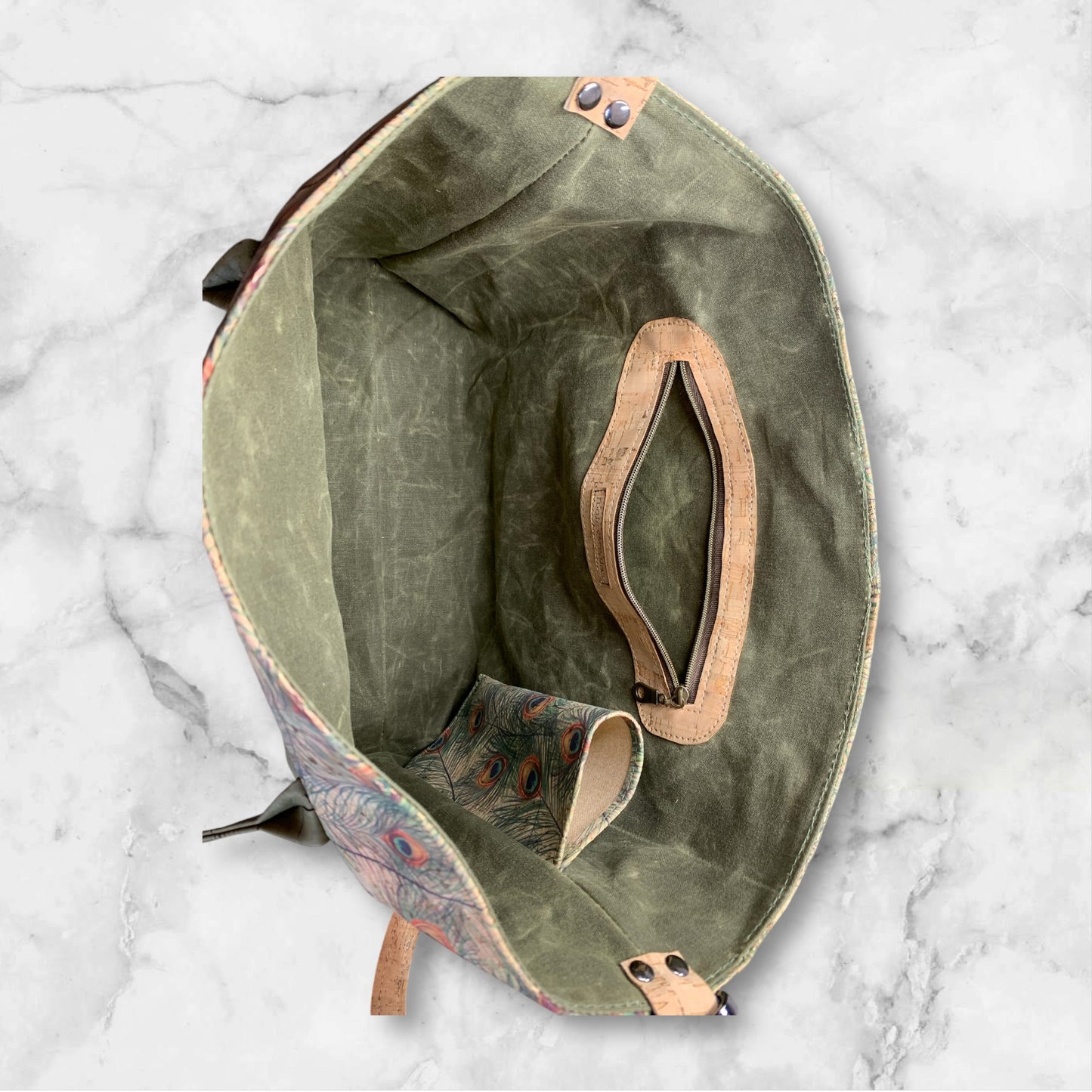 Taisteal Tote Wide Peacock Feathers