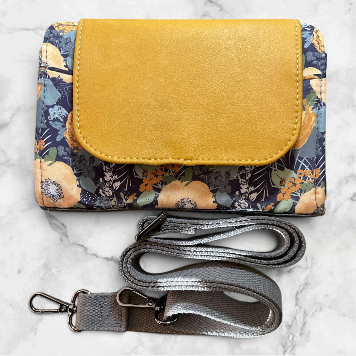 Lemonza Clutch Yellow Peonies