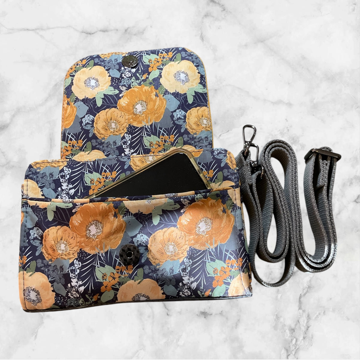 Lemonza Clutch Yellow Peonies