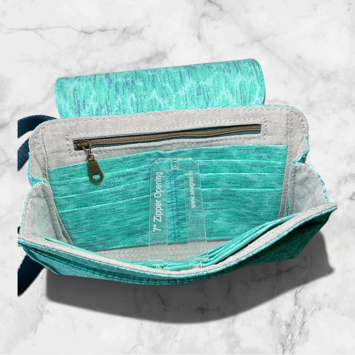 Lemonza Clutch Phone