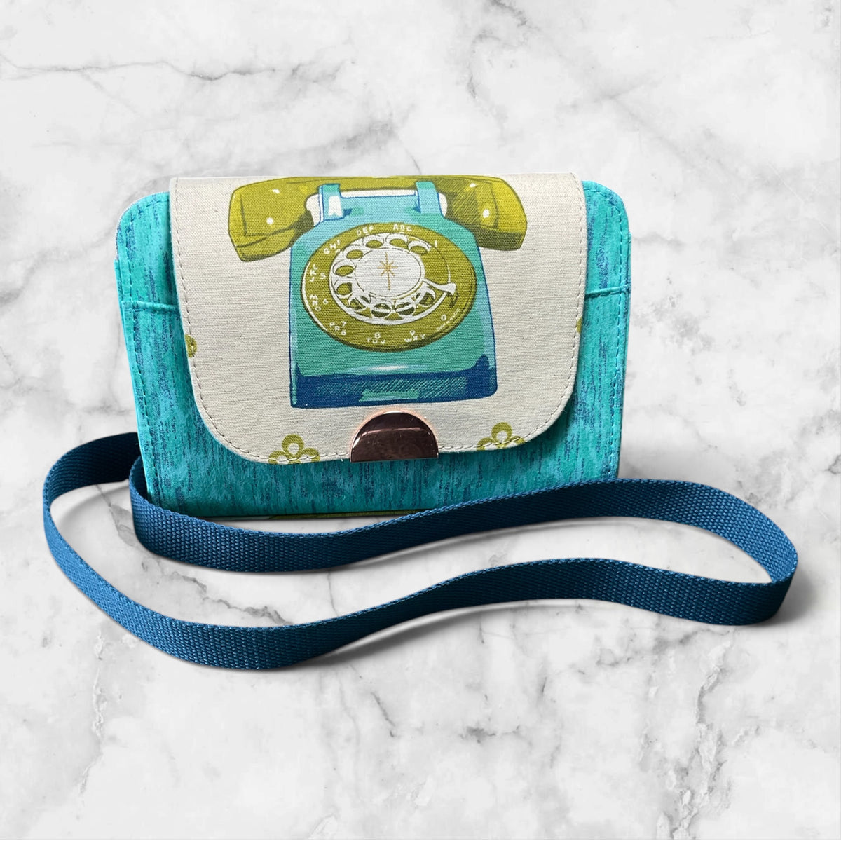 Lemonza Clutch Phone