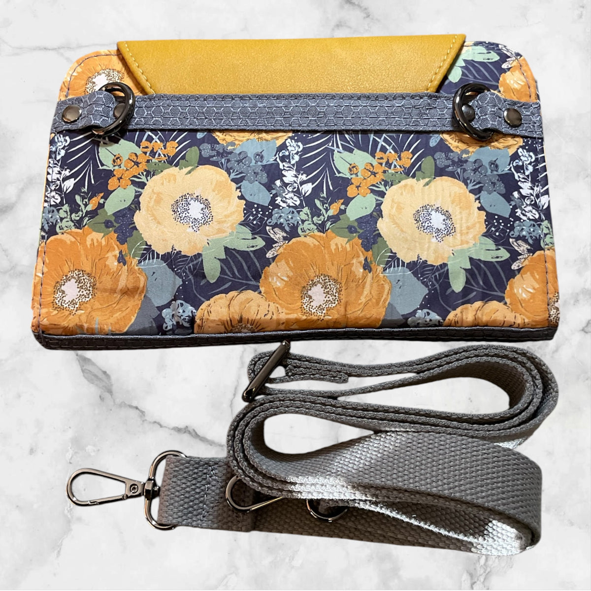 Lemonza Clutch Yellow Peonies