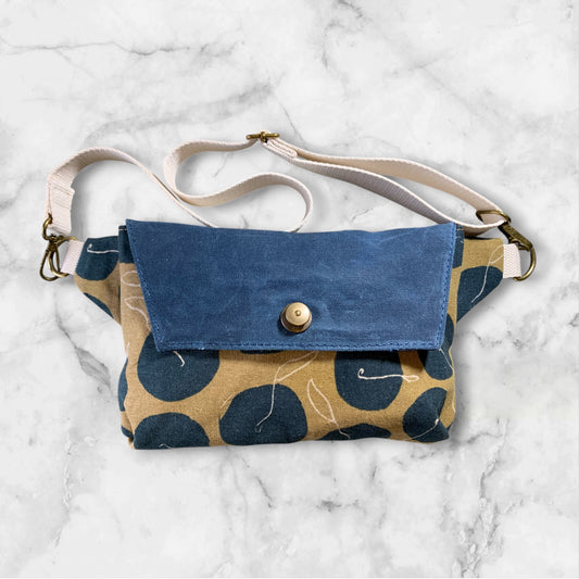 Haralson Belt Bag Blue Apples