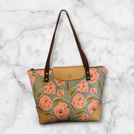 Ascot Tote Roses Medium
