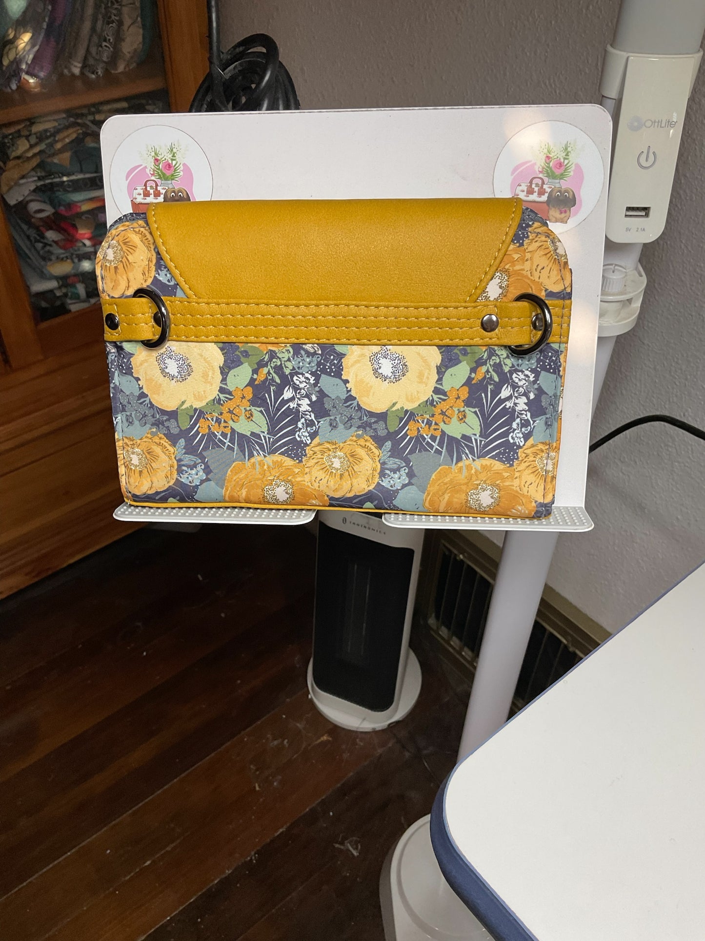Lemonza Clutch Yellow Peonies