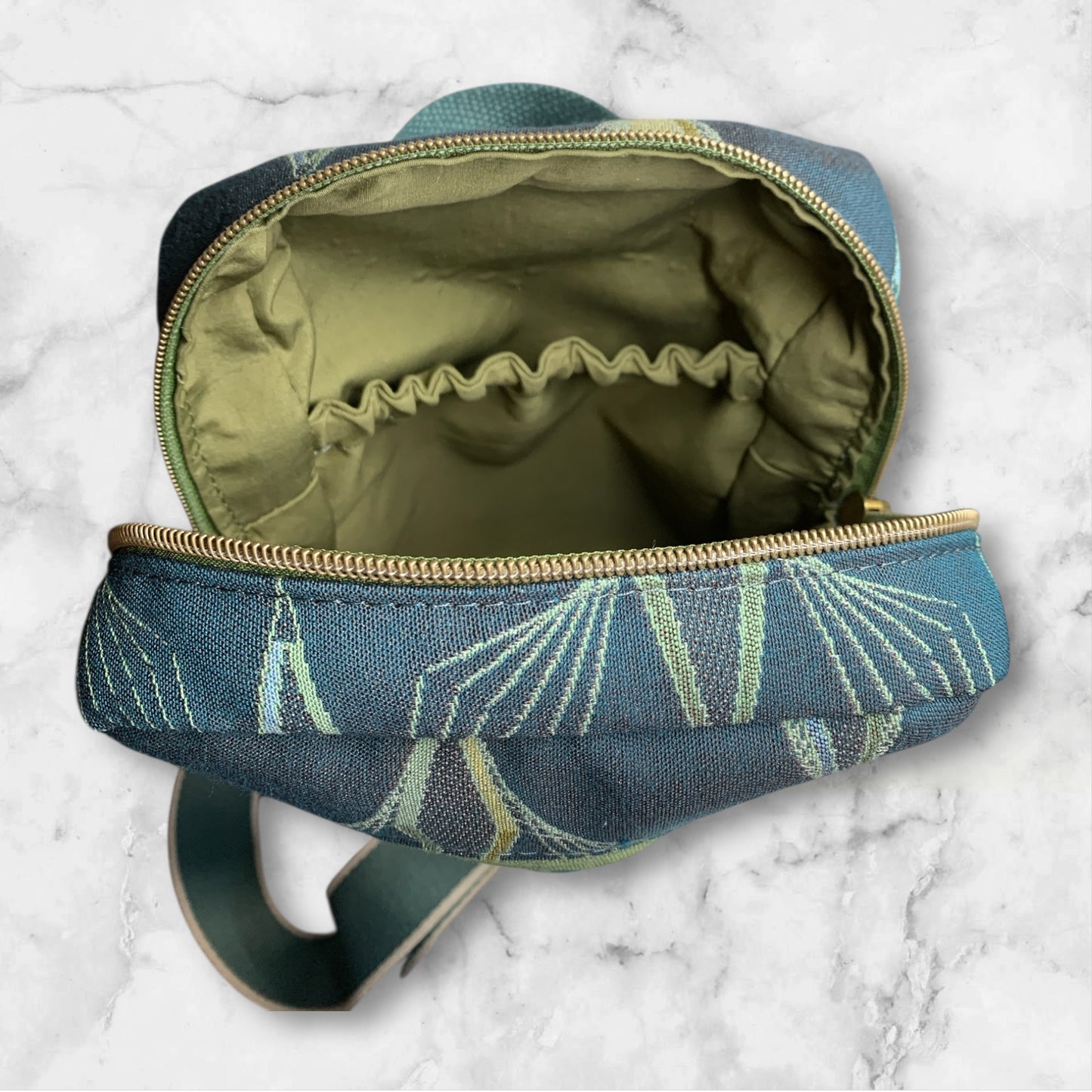 Sandhill Sling in Fly North Canvas